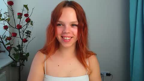 Snapshot of bunnybloom_ chatting on 09.08.25 Ariel online show from 09.08.25