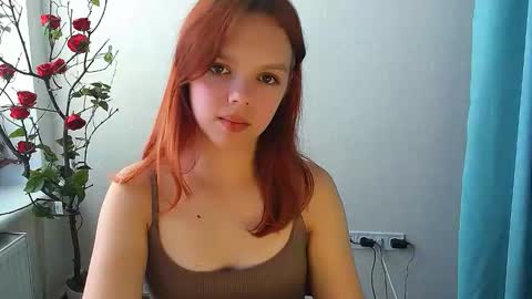 Snapshot of bunnybloom_ chatting on 09.22.25 Ariel online show from 09.22.25