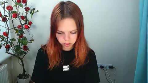 Snapshot of bunnybloom_ chatting on 09.30.25 Ariel online show from 09.30.25