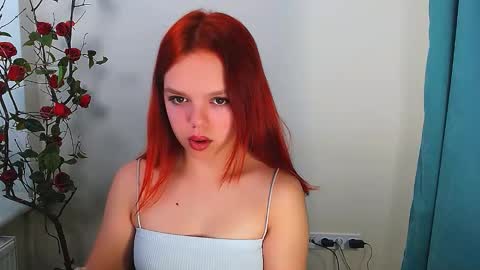 Snapshot of bunnybloom_ chatting on 10.08.25 Ariel online show from 10.08.25