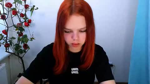 Snapshot of bunnybloom_ chatting on 10.14.25 Ariel online show from 10.14.25