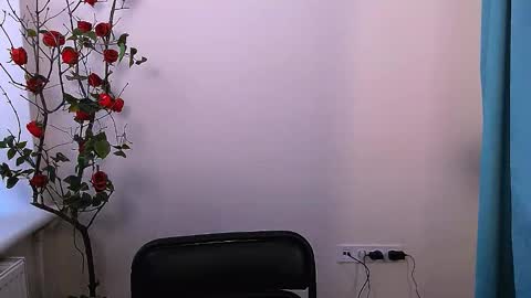 Snapshot of bunnybloom_ chatting on 10.30.25 Ariel online show from 10.30.25