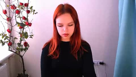 Snapshot of bunnybloom_ chatting on 11.03.25 Ariel online show from 11.03.25