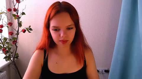 Snapshot of bunnybloom_ chatting on 11.05.25 Ariel online show from 11.05.25