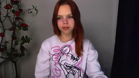 Snapshot of bunnybloom_ chatting on 11.14.25 Ariel online show from 11.14.25