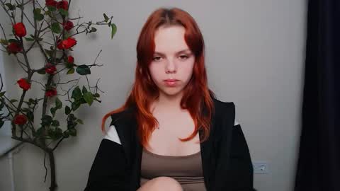 Snapshot of bunnybloom_ chatting on 11.17.25 Ariel online show from 11.17.25