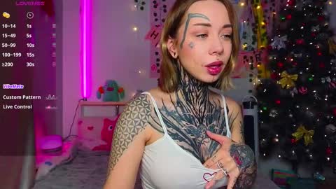 Snapshot of bunnykelly chatting on 12.22.25 bunnykelly online show from 12.22.25