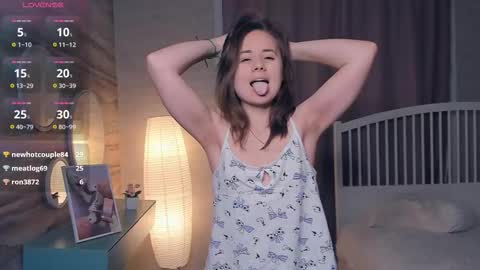 Snapshot of bunnyvice chatting on 11.26.25 Lizy online show from 11.26.25