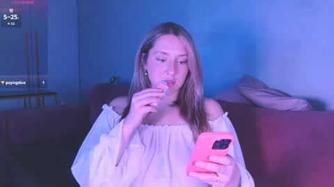 Snapshot of burn_lissa chatting on 10.28.25 Lissa online show from 10.28.25