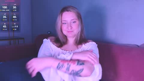 Snapshot of burn_lissa chatting on 11.16.25 Lissa online show from 11.16.25