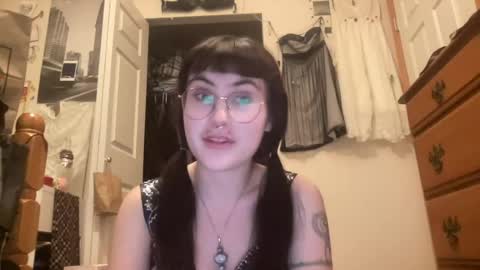esme gray online show from 08.03.26