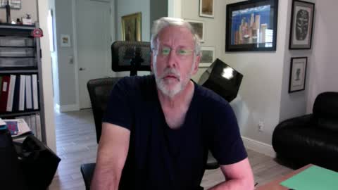 Snapshot of bustinout99 chatting on 12.14.24 afternoon wood online show from 12.14.24