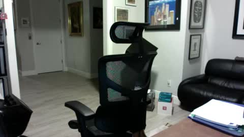 Snapshot of bustinout99 chatting on 02.27.25 afternoon wood online show from 02.27.25