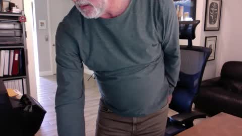 Snapshot of bustinout99 chatting on 02.06.26 afternoon wood online show from 02.06.26