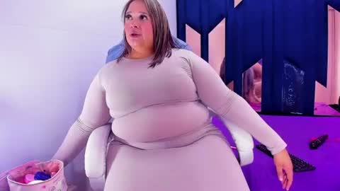 Snapshot of busty_juicyy chatting on 06.15.26 busty juicyy online show from 06.15.26