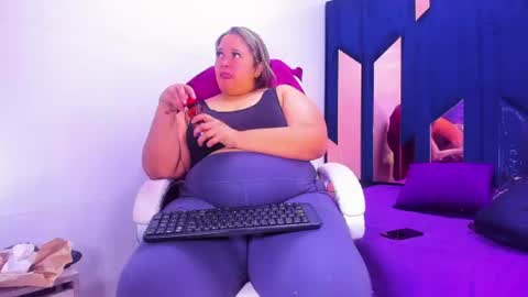 Snapshot of busty_juicyy chatting on 06.18.26 busty juicyy online show from 06.18.26
