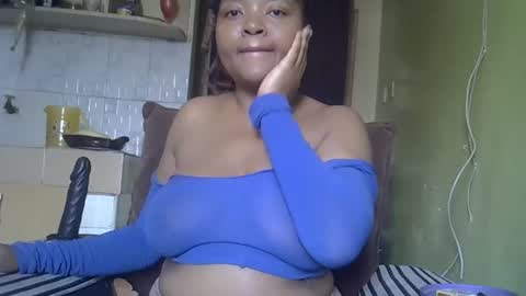 Snapshot of busty_kenzi chatting on 04.30.26 busty kenzi online show from 04.30.26
