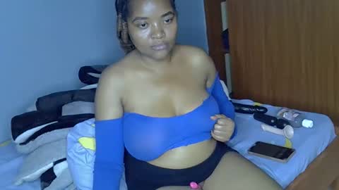 Snapshot of busty_kenzi chatting on 06.03.26 busty kenzi online show from 06.03.26