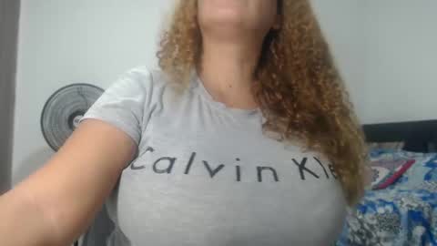 Snapshot of bustyamanda_ chatting on 02.21.25 Amanda online show from 02.21.25