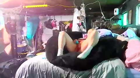 Snapshot of bustybabie9 chatting on 12.21.25 BustyBabie9 online show from 12.21.25