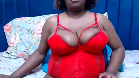 Snapshot of bustychocx chatting on 05.19.26 bustychocx online show from 05.19.26