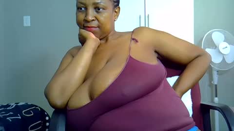 bustytessa37 online show from 02.13.25