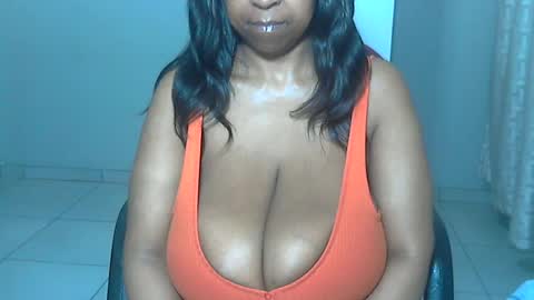 Snapshot of bustytessa37 chatting on 07.11.26 bustytessa37 online show from 07.11.26