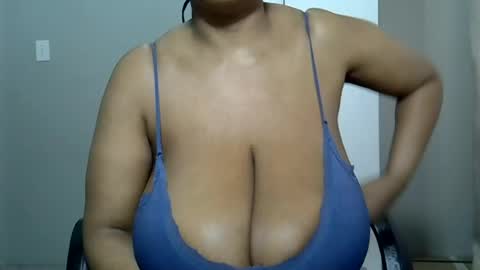 Snapshot of bustytessa37 chatting on 08.05.26 bustytessa37 online show from 08.05.26