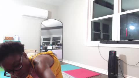 Snapshot of butt3rcup chatting on 09.27.25 Goddess online show from 09.27.25