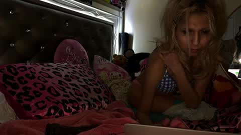 buttercupbimbo online show from 01.21.25