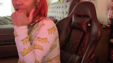 Snapshot of butterflybootyy chatting on 10.17.25 butterfly booty online show from 10.17.25