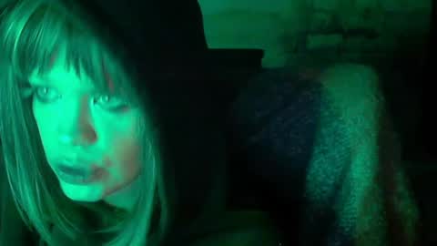 Snapshot of butytoy chatting on 02.27.25 butytoy online show from 02.27.25