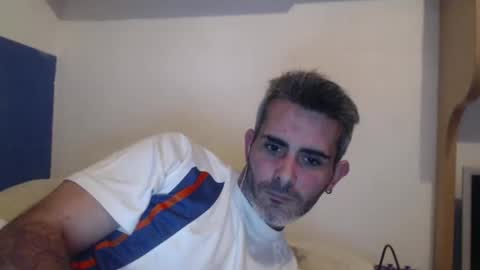 Snapshot of c0llinfarrell chatting on 12.07.24 Collin Farrel online show from 12.07.24