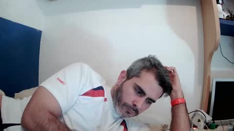 Snapshot of c0llinfarrell chatting on 01.09.25 Collin Farrel online show from 01.09.25