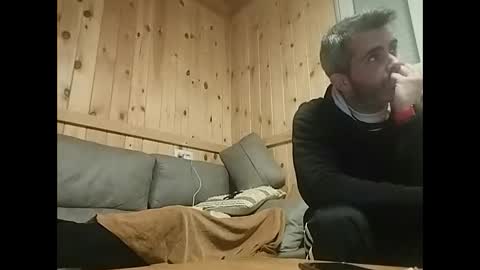 Snapshot of c0llinfarrell chatting on 01.10.25 Collin Farrel online show from 01.10.25