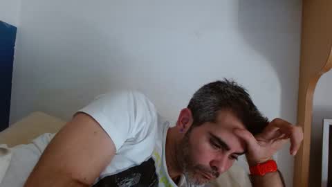 Snapshot of c0llinfarrell chatting on 01.16.25 Collin Farrel online show from 01.16.25