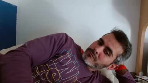 Snapshot of c0llinfarrell chatting on 01.23.25 Collin Farrel online show from 01.23.25