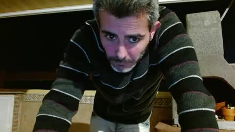 Snapshot of c0llinfarrell chatting on 02.06.25 Collin Farrel online show from 02.06.25