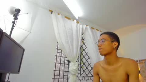 c_worstian_ online show from 12.10.24