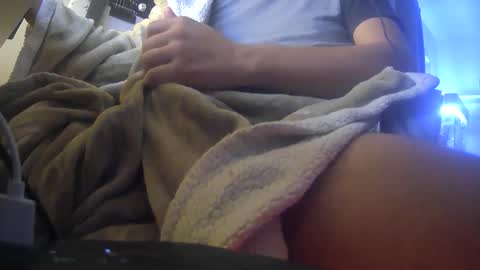 Snapshot of cachicho81 chatting on 05.19.26 cachicho81 online show from 05.19.26