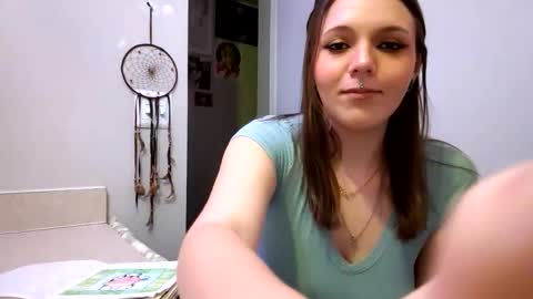 Snapshot of caitberrycough chatting on 01.05.26 caitberrycough online show from 01.05.26