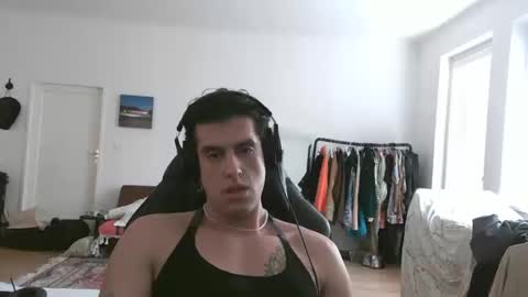 calientecalientee online show from 09.27.25