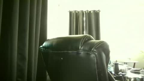 Snapshot of caligrown1154 chatting on 06.14.26 caligrown1154 online show from 06.14.26