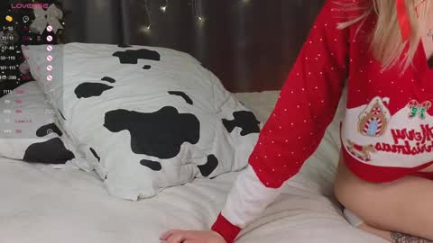 Snapshot of call__me_mommy_ chatting on 12.24.24 Nancy Please thumbs up me online show from 12.24.24