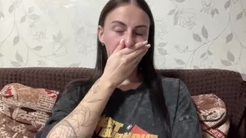 Snapshot of call_me_dad_ chatting on 10.14.25 Anna online show from 10.14.25