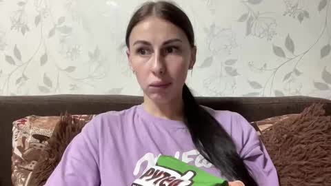 Snapshot of call_me_dad_ chatting on 11.12.25 Anna online show from 11.12.25