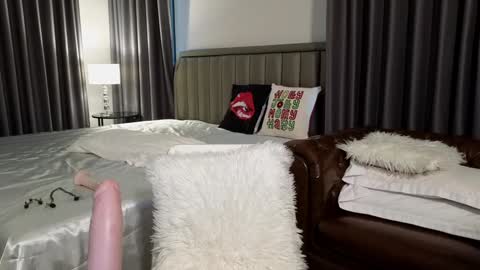 Snapshot of call_me_linda56 chatting on 01.26.25 Call Me Linda online show from 01.26.25