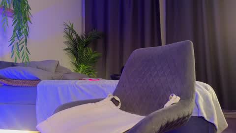 Snapshot of call_yes chatting on 12.08.24 Callista online show from 12.08.24