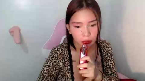 Snapshot of callme_remaxxx7 chatting on 05.22.26 Rema online show from 05.22.26