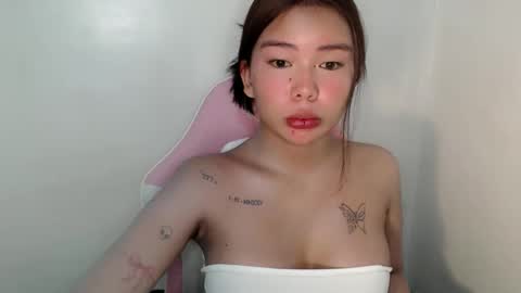 Snapshot of callme_remaxxx7 chatting on 05.27.26 Rema online show from 05.27.26